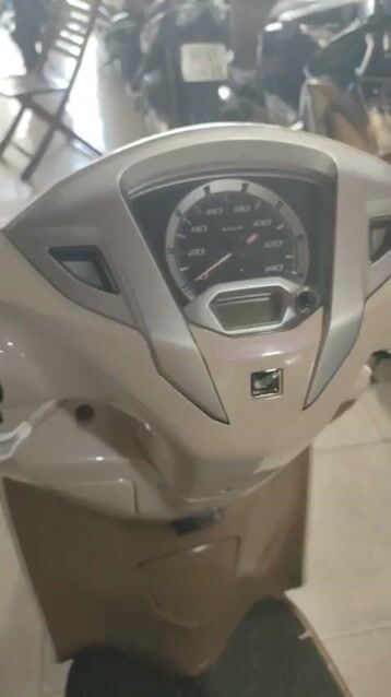 Honda Lead màu Vàng kem. Mua bán Xe máy tại Thành phố Dĩ An Bình Dương được đăng bởi Cửa hàng xe máy Anh Khoa  hình 1