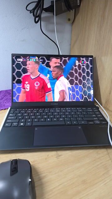 ASUS Zenbook UX325EA OLED 8G/512G Like New. Mua bán Laptop tại Thị xã Bến Cát Bình Dương được đăng bởi NGUYỄN VĂN TRUNG hình 1