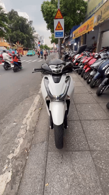 Honda SH 125 2019 Trắng Đã sử dụng. Mua bán Xe máy tại Quận Tân Phú Tp Hồ Chí Minh được đăng bởi Tuanduy hình 1