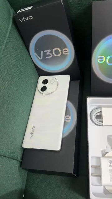 Vivo V30e 5G 256GB Trắng Fulbok. Mua bán Điện thoại tại Thành phố Thủ Đức Tp Hồ Chí Minh được đăng bởi Nam khang store hình 1