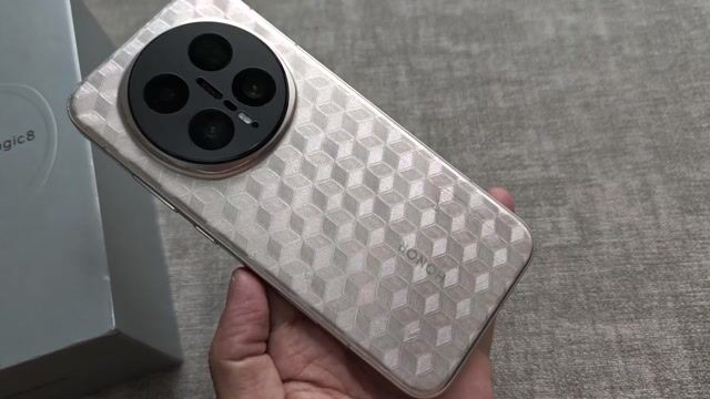 Honor Magic8 Pro 512GB Vàng Quốc Tế Có Giao Lưu. Mua bán Điện thoại tại Quận 3 Tp Hồ Chí Minh được đăng bởi Minh Phạm hình 1