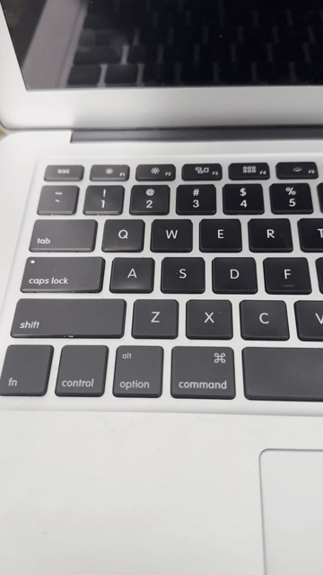 Apple MacBook Air i5 4GB 2014 Bạc. Mua bán Laptop tại Thành phố Thủ Đức Tp Hồ Chí Minh được đăng bởi LÊ TRẦN THANH NGUYÊN hình 1