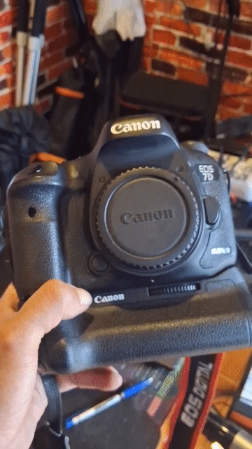 🟢Máy ảnh Canon 7D Mark II kèm grip và vỏ bọc . Mua bán Máy ảnh, Máy quay tại Huyện Đức Linh Bình Thuận được đăng bởi TA SAY KO PHẢI VÌ MEN hình 1