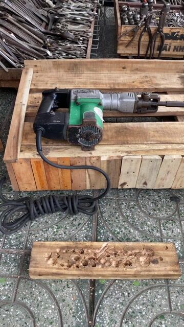 Máy đục bê tông Hitachi H 41SA 1050W. Mua bán Đồ chuyên dụng, Giống nuôi trồng tại Thành phố Mỹ Tho Tiền Giang được đăng bởi Phú  hình 1