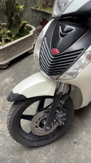 sh nhập ý 125 màu trắng. Mua bán Xe máy tại Quận Tây Hồ Hà Nội được đăng bởi mr đức hình 1