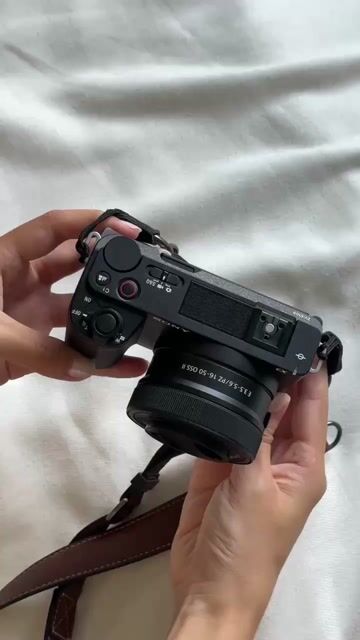 Pass nhanh may ảnh Sony ZV-E10 Mark II Đen 16-50mm. Mua bán Máy ảnh, Máy quay tại Quận 3 Tp Hồ Chí Minh được đăng bởi Nguyễn Thanh Vinh hình 1