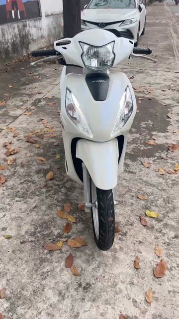 Honda Vision màu Trắng. Mua bán Xe máy tại Thị xã Bến Cát Bình Dương được đăng bởi xe máy trả góp tín nghĩa  hình 1