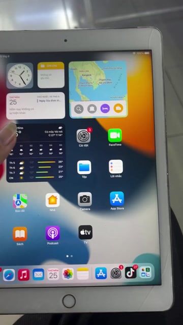 Apple iPad Air 2 Bạc 16GB. Mua bán Máy tính bảng tại Huyện Gò Quao Kiên Giang được đăng bởi Xuân Uyên mobile hình 1