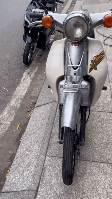 Honda Cub 50cc 2022 Bạc. Mua bán Xe máy tại Quận Tân Phú Tp Hồ Chí Minh được đăng bởi Tuanduy hình 1