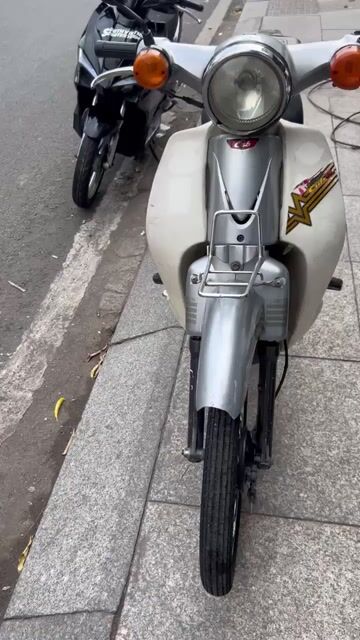 Honda Cub 50cc 2022 Bạc. Mua bán Xe máy tại Quận Tân Phú Tp Hồ Chí Minh được đăng bởi Tuanduy hình 1