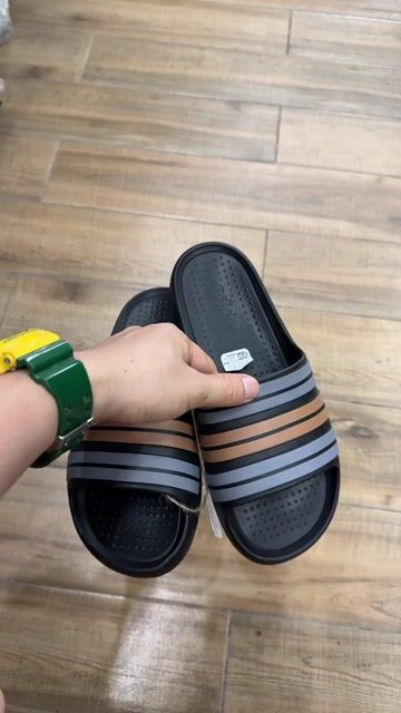 Dép lê Adidas Nam Đúc Đen xám. Mua bán Giày dép tại Huyện Chương Mỹ Hà Nội được đăng bởi chuyên si tuyển ĐỒ DA HIỆU hình 1