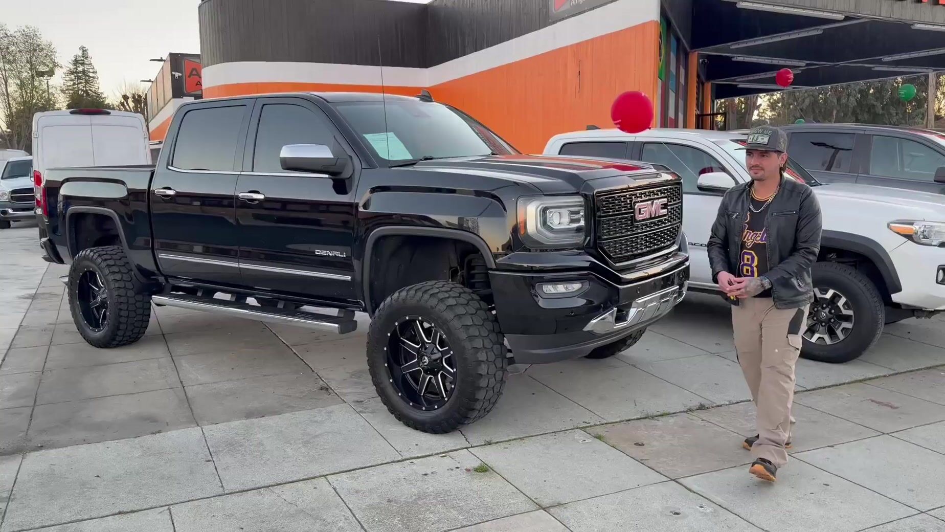 2016 GMC Sierra 1500 Denali video thumbnail