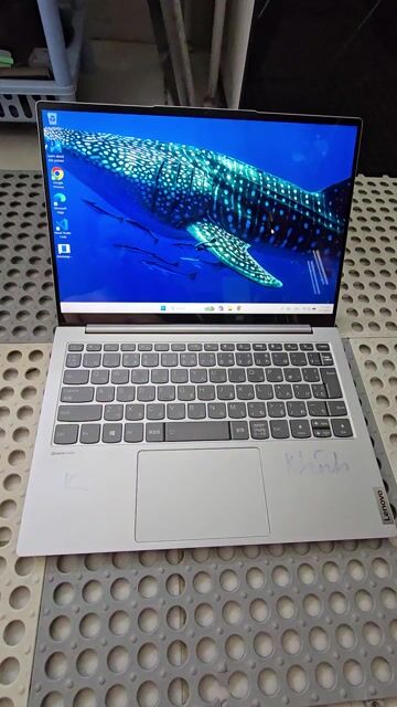 Lenovo Yoga Slim 7, màn 2.5k mỏng nhẹ 1.1kg. Mua bán Laptop tại Quận 7 Tp Hồ Chí Minh được đăng bởi Nguyen Son hình 1