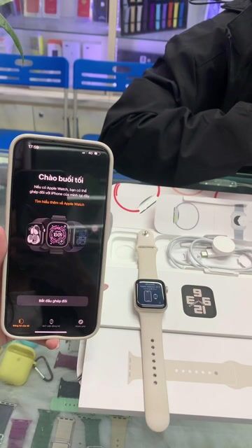 Apple Watch SE 2 40mm Starlight dep 99. Mua bán Thiết bị đeo thông minh tại Quận Phú Nhuận Tp Hồ Chí Minh được đăng bởi pé phuong hình 1