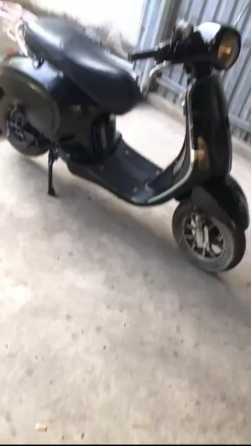 Xe máy điện Vespa màu Đen. Mua bán Xe điện tại Thành phố Thuận An Bình Dương được đăng bởi DO VAN VO hình 1