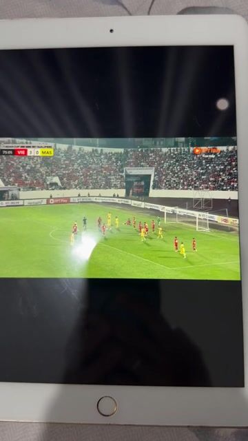 Apple iPad (thế hệ 5) 32GB Vàng. Mua bán Máy tính bảng tại Thành phố Thủ Dầu Một Bình Dương được đăng bởi Mr Lợi hình 1