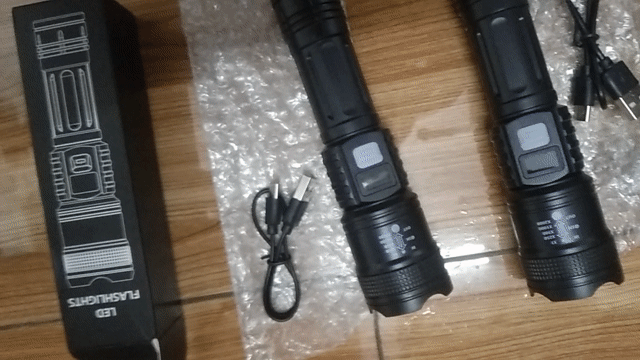 Đèn pin led zom siêu sáng loại to tốt sạc pin trâu. Mua bán Đèn tại Quận Tân Phú Tp Hồ Chí Minh được đăng bởi Dương Minh Long hình 1