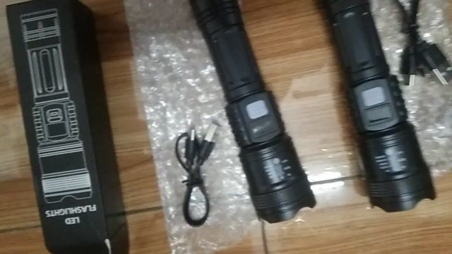 Đèn pin led zom siêu sáng loại to tốt sạc pin trâu. Mua bán Đèn tại Quận Tân Phú Tp Hồ Chí Minh được đăng bởi Dương Minh Long hình 1