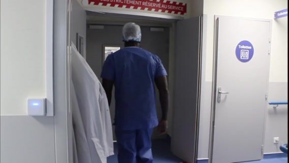 Sous le masque : la vocation d'infirmière, des vies à toucher