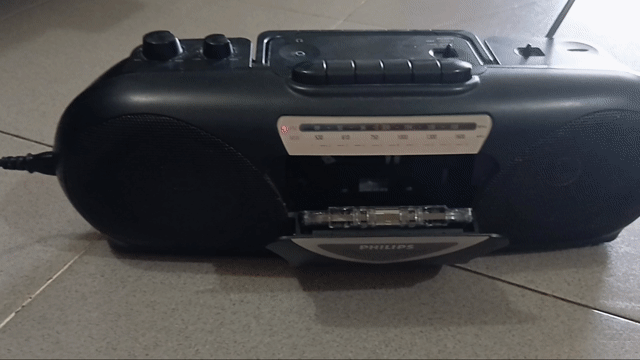 Đài cassette Philips Đen. Mua bán Tivi, Âm thanh tại Huyện Bình Đại Bến Tre được đăng bởi CHE  hình 1