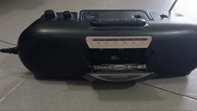 Đài cassette Philips Đen. Mua bán Tivi, Âm thanh tại Huyện Bình Đại Bến Tre được đăng bởi CHE  hình 1