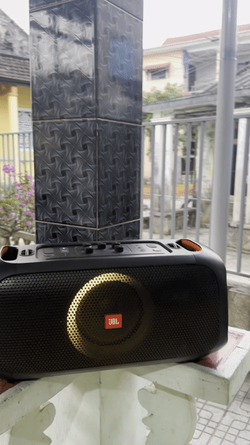 Loa karaoke JBL Partybox On The Go 2 Mic. Mua bán Tivi, Âm thanh tại Thị xã Hương Trà Thừa Thiên Huế được đăng bởi  Long hình 1