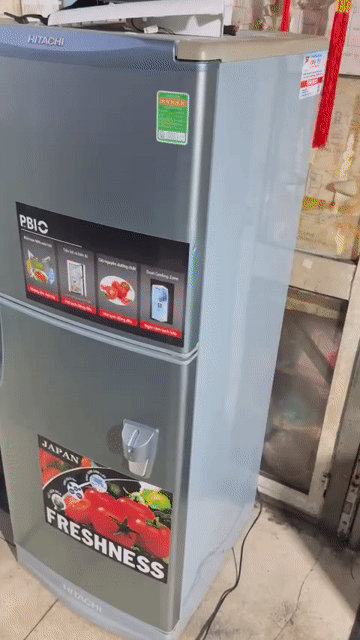 Tủ lạnh Hitachi 220 lít Xám tiết kiệm điện. Mua bán Tủ lạnh tại Quận 7 Tp Hồ Chí Minh được đăng bởi Điện Lạnh Giá Tốt hình 1