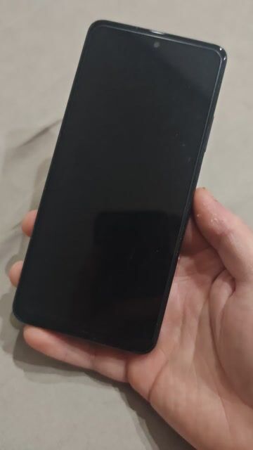 BÁN Realme V50 5G 8/256GB. Mua bán Điện thoại tại Quận Ba Đình Hà Nội được đăng bởi Miên Viễn hình 1