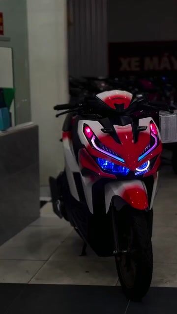 Honda Vario màu Bạc. Mua bán Xe máy tại Quận Bình Tân Tp Hồ Chí Minh được đăng bởi huỳnh bội ngọc hình 1