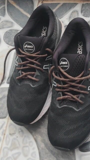 Giày chạy bộ ASICS GEL-NIMBUS. Mua bán Giày dép tại Thành phố Thủ Đức Tp Hồ Chí Minh được đăng bởi Nghĩa Tiệm Đồ Nhỏ hình 1