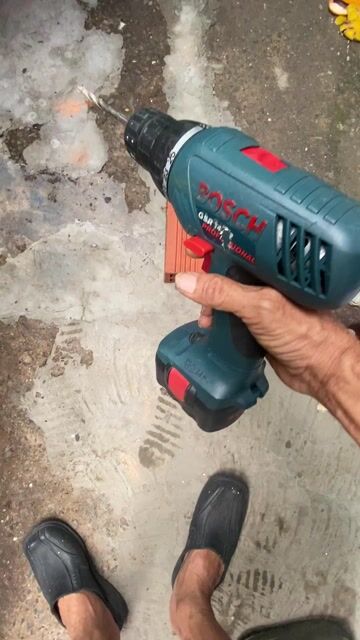 Máy khoan pin Bosch GSR 14.4V. Mua bán Đồ chuyên dụng, Giống nuôi trồng tại Huyện Hóc Môn Tp Hồ Chí Minh được đăng bởi Quyền hình 1
