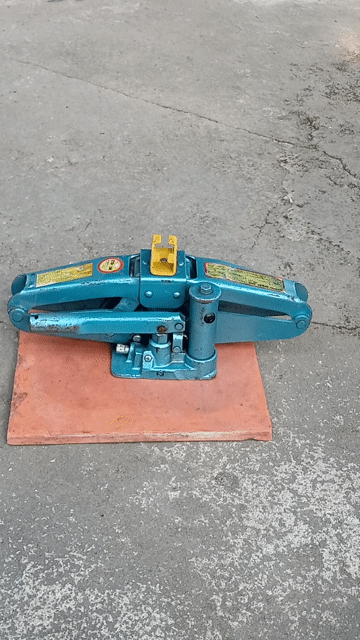 Con đội thủy lực hàng bãi Nhật. Mua bán Đồ chuyên dụng, Giống nuôi trồng tại Huyện Đất Đỏ Bà Rịa - Vũng Tàu được đăng bởi Nguyễn Nguyễn hình 1