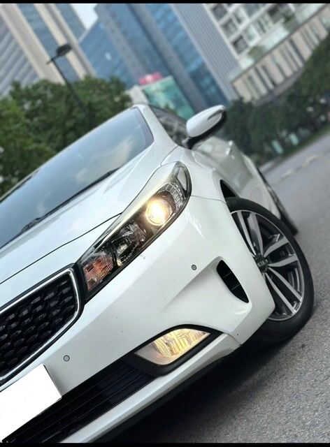 Kia Cerato 2016 1.6AT 90.000 km Trắng. Mua bán Ô tô tại Quận Cầu Giấy Hà Nội được đăng bởi trang makati hình 1