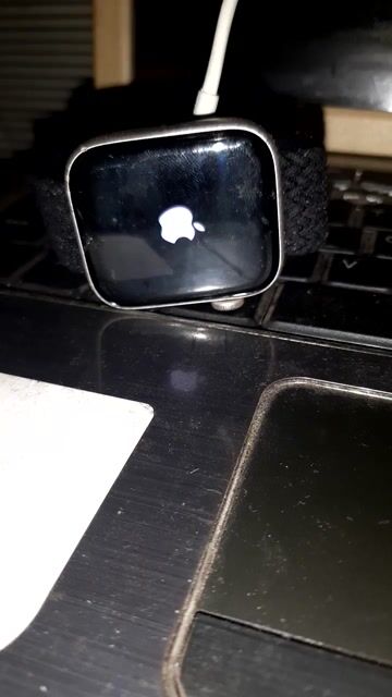 Apple Watch SE Đen Kháng nước. Mua bán Thiết bị đeo thông minh tại Quận Gò Vấp Tp Hồ Chí Minh được đăng bởi Ly Thai  hình 1