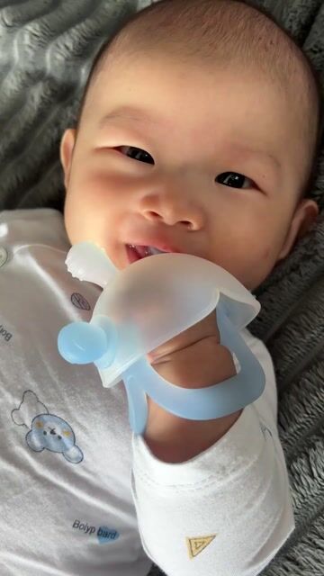 Ngậm nướu hình thỏ Silicon. Mua bán Mẹ và bé tại Huyện Bình Sơn Quảng Ngãi được đăng bởi Trà Giang hình 1