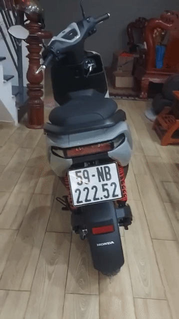 Xe máy điện Honda màu Xám Mới 100%. Mua bán Xe máy tại Huyện Bình Chánh Tp Hồ Chí Minh được đăng bởi Piter Piter hình 1