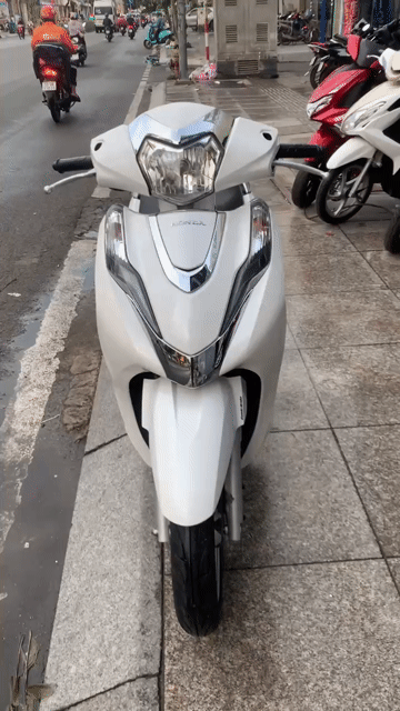 Honda Lead 4val 2022 Trắng Đã sử dụng. Mua bán Xe máy tại Quận Tân Phú Tp Hồ Chí Minh được đăng bởi Tuanduy hình 1