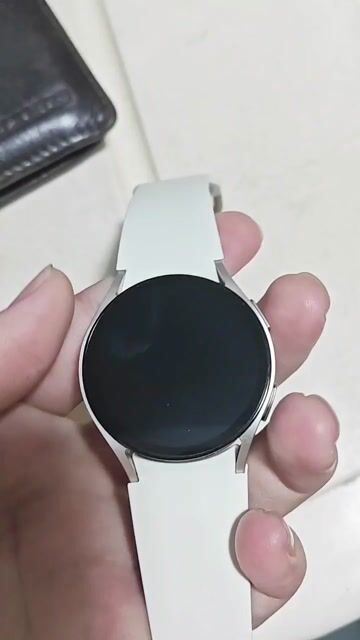 Samsung Galaxy Watch 6 Vàng 40mm Như mới. Mua bán Thiết bị đeo thông minh tại Thành phố Thủ Đức Tp Hồ Chí Minh được đăng bởi Nguyễn Anh Duy hình 1
