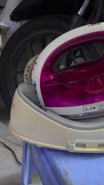 Bàn ủi Panasonic NI-WL401. Mua bán Nội thất, đồ gia dụng khác tại Quận 12 Tp Hồ Chí Minh được đăng bởi Nguyen Gia Ngoc hình 1