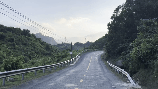 Bàn học Hòa Phát Gỗ Kim loại. Mua bán Bàn ghế tại Quận Sơn Trà Đà Nẵng được đăng bởi Chính hình 1