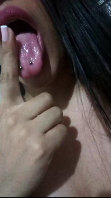 Model - Luna Lauder squirt