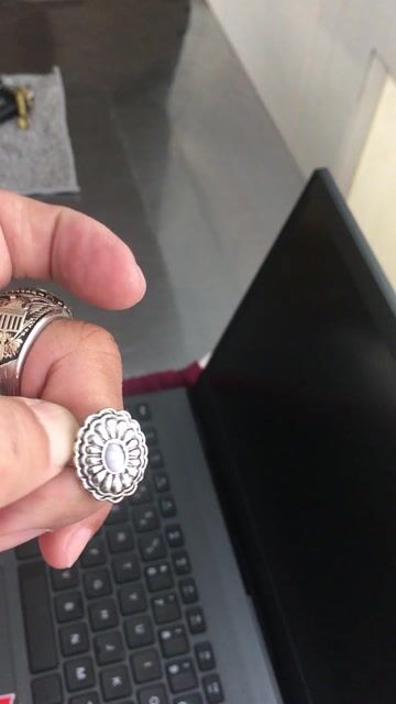 Nhẫn nữ bạc thanh lịch. Mua bán Phụ kiện thời trang khác tại Huyện Nhà Bè Tp Hồ Chí Minh được đăng bởi Cửa hàng ve chai tổng hợp hình 1