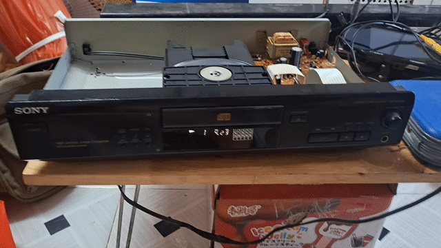 Đầu CD Sony CDP-XE200 Đen. Mua bán Tivi, Âm thanh tại Quận 12 Tp Hồ Chí Minh được đăng bởi Tuan Nguyen Hoang hình 1