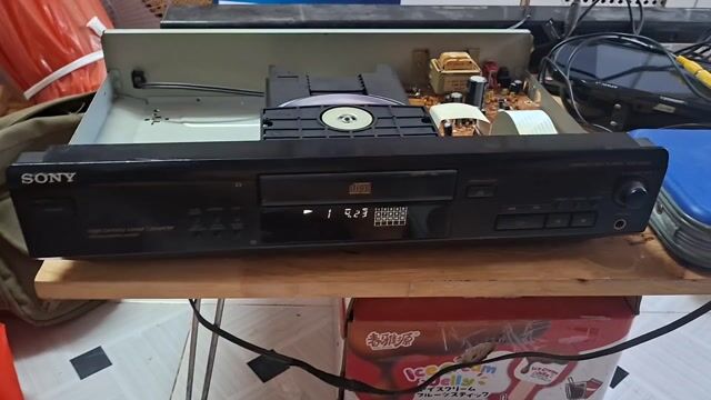 Đầu CD Sony CDP-XE200 Đen. Mua bán Tivi, Âm thanh tại Quận 12 Tp Hồ Chí Minh được đăng bởi Tuan Nguyen Hoang hình 1