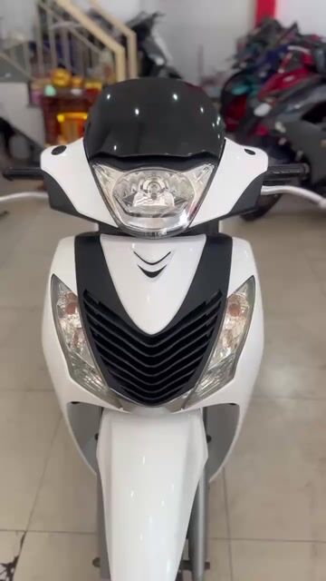 Honda SH 125 2015 up 2010 Trắng Sport.Xe đẹp chất. Mua bán Xe máy tại Quận 6 Tp Hồ Chí Minh được đăng bởi Cửa Hàng Xe Máy Hoà Bùi hình 1