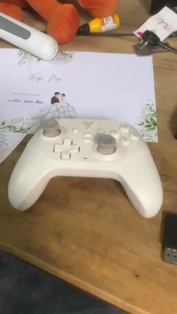 Tay cầm chơi game Flydigi Dune Fox Trắng. Mua bán Thiết bị chơi game tại Huyện Trấn Yên Yên Bái được đăng bởi Quân Nguyễn đình hình 1