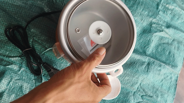 Nồi cơm điện mini Kim Cương 0.3L Cam. Mua bán Bếp, lò, đồ điện nhà bếp tại Quận Tân Phú Tp Hồ Chí Minh được đăng bởi Cụ Già Khó Tính hình 1
