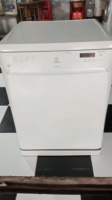 Máy rửa chén Indesit DFP 573 Trắng. Mua bán Bếp, lò, đồ điện nhà bếp tại Quận Tân Phú Tp Hồ Chí Minh được đăng bởi Điện Tử Quách Điêu hình 1