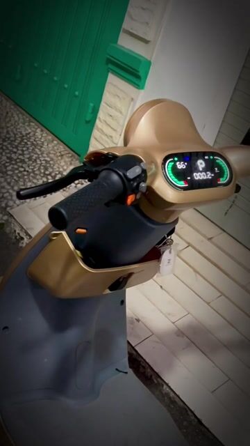 Xe máy điện ZEVO VESPA 946 Vàng đồng. Mua bán Xe máy tại Quận 10 Tp Hồ Chí Minh được đăng bởi ALong hình 1