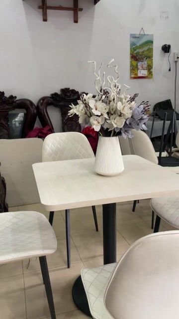 Bộ bàn ghế Sắt Trắng Vuông Tròn 70x70x75cm. Mua bán Bàn ghế tại Quận Tân Bình Tp Hồ Chí Minh được đăng bởi Thu Dang hình 1
